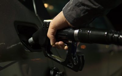Brandstofprijzen zakken: goedkoper tanken kan binnenkort weer